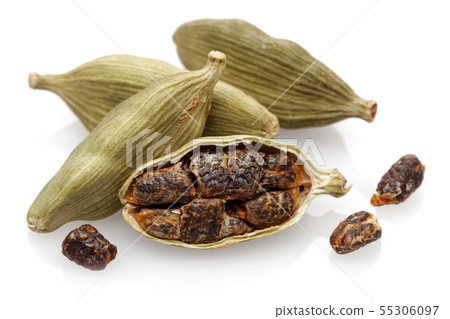 Cardamom pods and seeds isolated on white Cardamom pods and seeds isolated on white 55306097