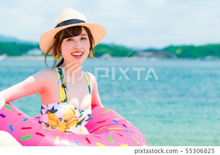 Young woman on the beach 55306825