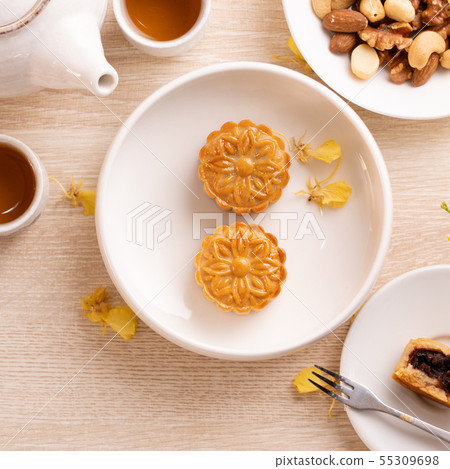 Mid-Autumn Festival Moon cake Geppei 55309698