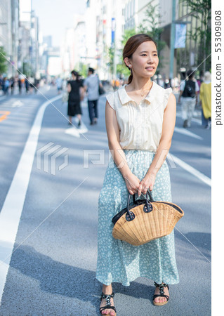 A woman shopping in Ginza, a pedestrian paradise for holidays 55309808