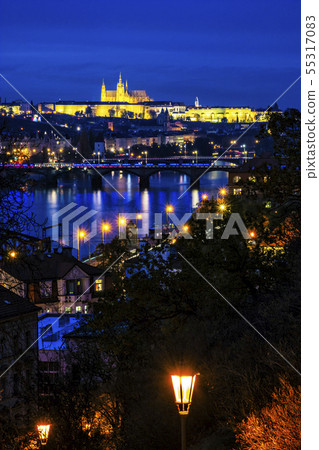 Prague castle and Vltava river, night scene Prague castle and Vltava river, night scene 55317083