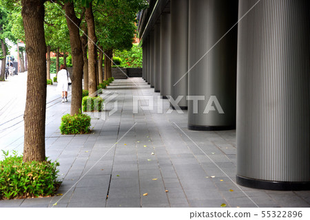 Column and row of tall skyscrapers Column and row of tall skyscrapers 55322896