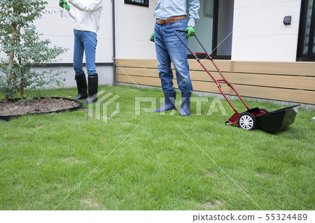 割草機園藝工作夫婦 55324489