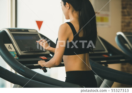 treadmill, treadmills, a treadmill 55327313