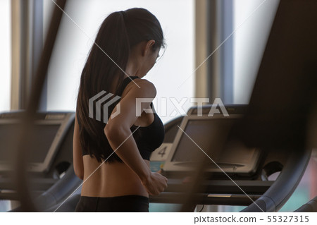 treadmill, treadmills, a treadmill 55327315