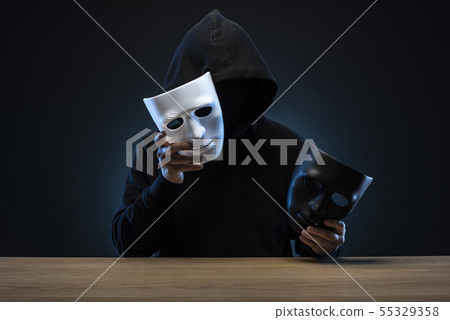 戴著面具的男人 戴著面具的男人 55329358
