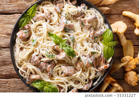 Delicious Spaghetti with fried chanterelle 55331227