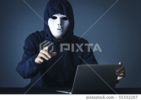 PC · White Mask · Male 55332207