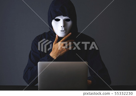 PC · White Mask · Male 55332230