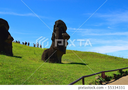 Moai manufacturing plant Lano Lalac mountain 55334331