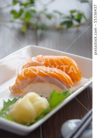 三文魚nigiri壽司三文魚nigiri壽司加利姜 55336437