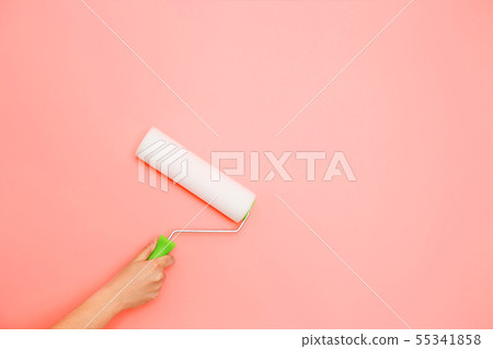 Photo of the roller on the pink wall Photo of the roller on the pink wall 55341858