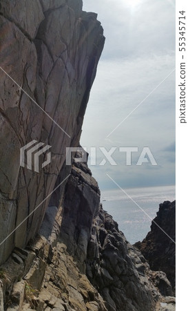 陡峭的懸崖 陡峭的懸崖 55345714