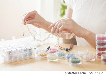 Make beaded accessories Make beaded accessories 55347434