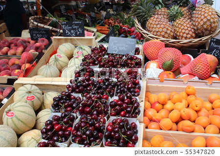 Seasonal fruit Seasonal fruit 55347820