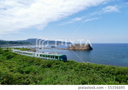 Scenery where the Gono Line runs (fine) Fukaura Town, Aomori Prefecture 55356895