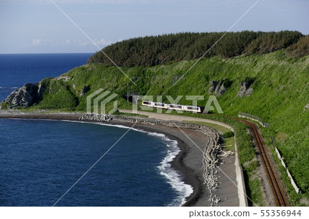 Scenery where the Gono Line runs (fine) Fukaura Town, Aomori Prefecture Scenery where the Gono Line runs (fine) Fukaura Town, Aomori Prefecture 55356944