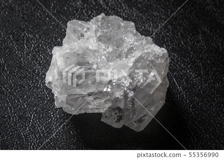 Natural crystals Large crystals of edible rock salt Minerals 55356990