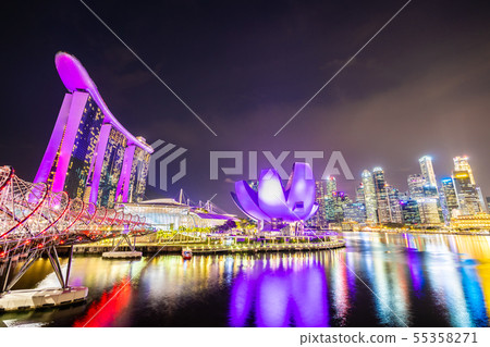 Beautiful architecture building skyscraper around marina bay in singapore city Beautiful architecture building skyscraper around marina bay in singapore city 55358271