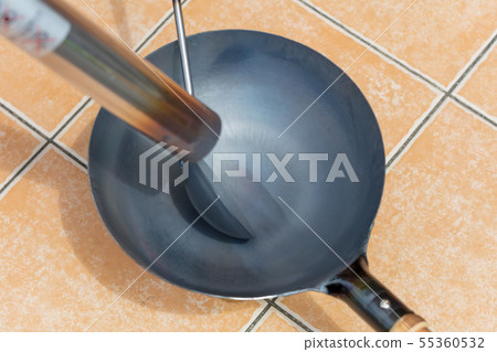 炒鍋_第一次空白烘烤,去除生鏽清漆,護理(木紋,北京鍋,中餐,球,調料) 炒鍋_第一次空白烘烤,去除生鏽清漆,護理(木紋,北京鍋,中餐,球,調料) 55360532