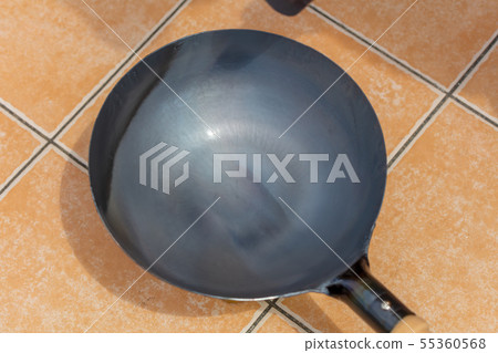 Wok _ first blank baking, rusting varnish removal, care (wood pattern, Beijing pot, Chinese food, balls, seasoning) 55360568