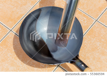 炒鍋_第一次空白烘烤，去除生鏽清漆，護理（木紋，北京鍋，中餐，球，調料） 55360594