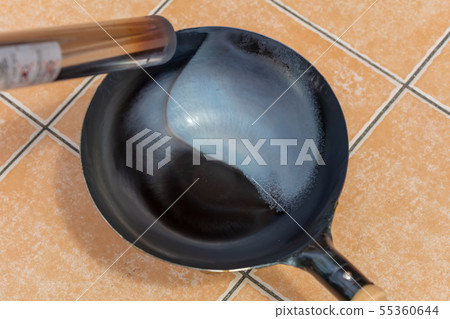 Wok _ first blank baking, rusting varnish removal, care (wood pattern, Beijing pot, Chinese food, balls, seasoning) Wok _ first blank baking, rusting varnish removal, care (wood pattern, Beijing pot, Chinese food, balls, seasoning) 55360644