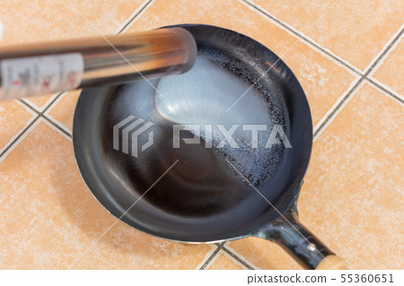 炒鍋_第一次空白烘烤,去除生鏽清漆,護理(木紋,北京鍋,中餐,球,調料) 炒鍋_第一次空白烘烤,去除生鏽清漆,護理(木紋,北京鍋,中餐,球,調料) 55360651