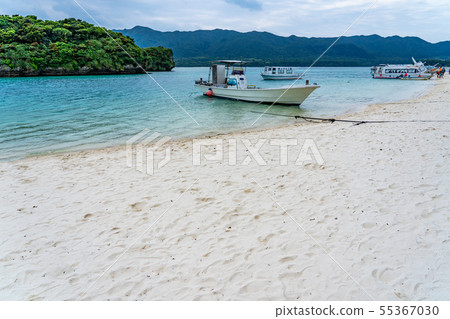 Okinawa Ishigakijima Kawahira Bay Glass Boat 55367030