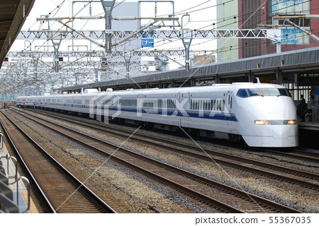 300 series Kodama sheltering at Shizuoka station 55367035