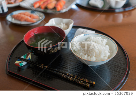 Rice bowl with Japanese seaweed miso soup 55367059