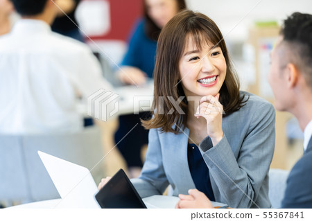 Business image Male employee Female employee Business image Male employee Female employee 55367841