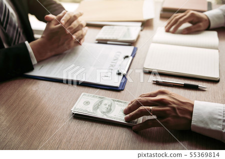 Partner has made a fraud in the contract of sale 55369814