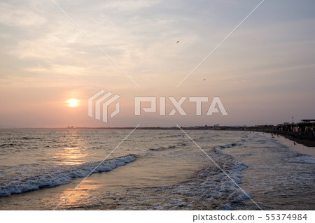 Summer sea filled with tides 55374984