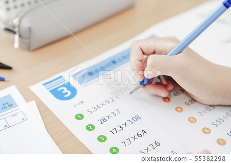 Elementary school student to study Body parts Parts cut Faceless 55382298