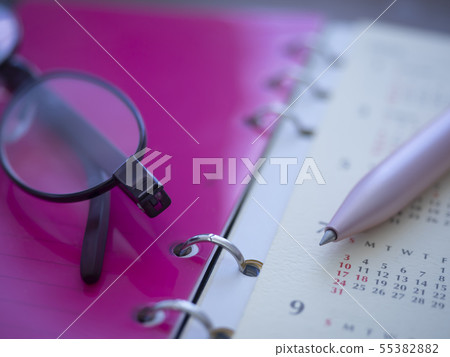 商業形象·筆記本·日曆·眼鏡·女性 商業形象·筆記本·日曆·眼鏡·女性 55382882