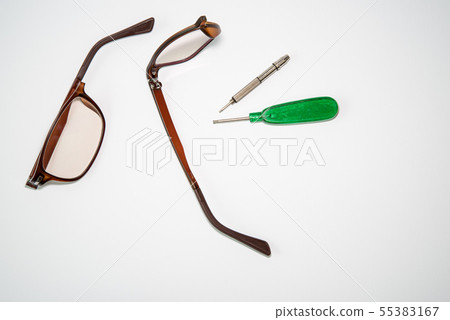 Broken glasses and repair tools, drivers Broken glasses and repair tools, drivers 55383167