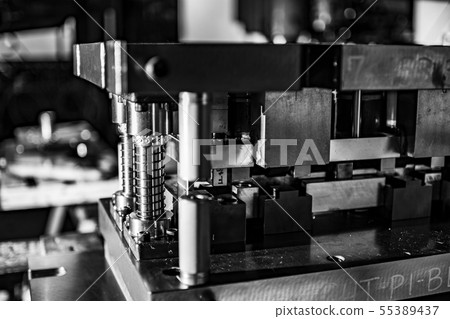 Press mold 55389437