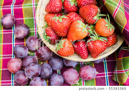 fresh red strawberries fresh red strawberries 55393369