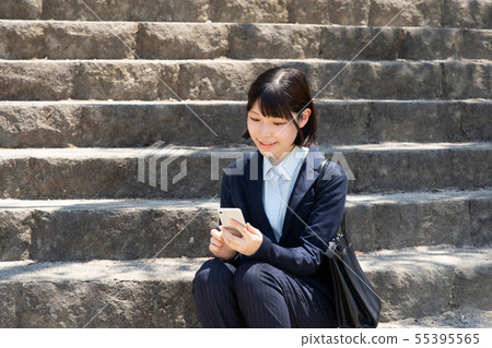 忙個不停的女商人 55395565
