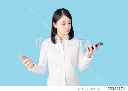 女性比較智能手機 55396174