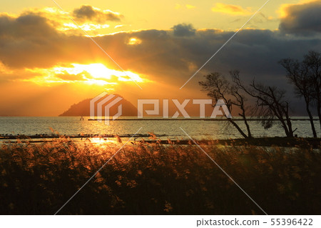 Sunset from the Hubei Waterfowl Park 55396422