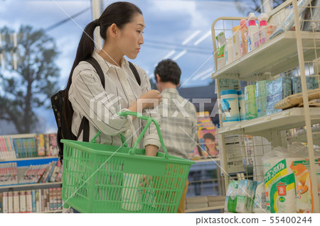 person, shopping, one person 55400244
