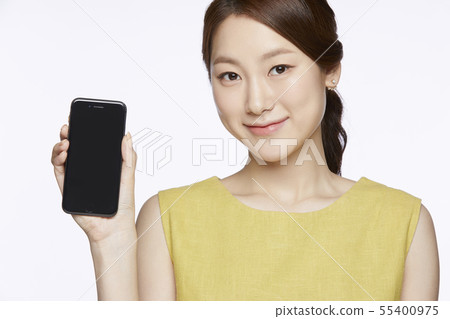 Woman business smartphone 55400975
