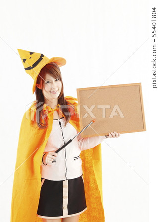 A woman in Halloween A woman in Halloween 55401804