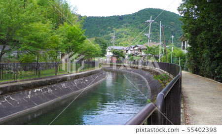 京都山下的琵琶湖春天 京都山下的琵琶湖春天 55402398