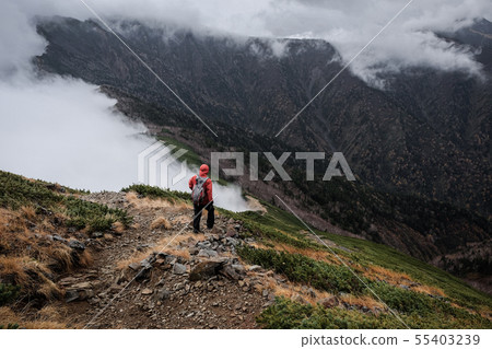 山地景觀（惡劣天氣） 55403239