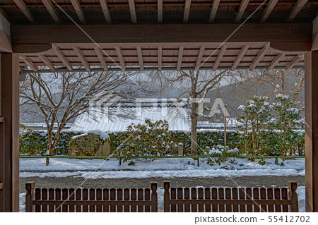 Snow scene of Kyoto Sansenin 55412702