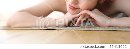 Massage woman beautiful 55415621