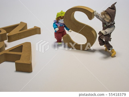 Doll and alphabet 55418379